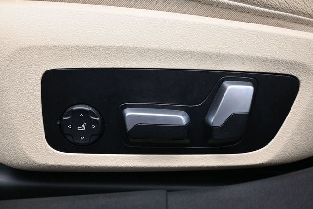 Used 2022 BMW 330i Sedan w/ Driving Assistance Package RWD image 8