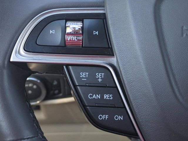 Used 2019 Lincoln Nautilus Select image 23