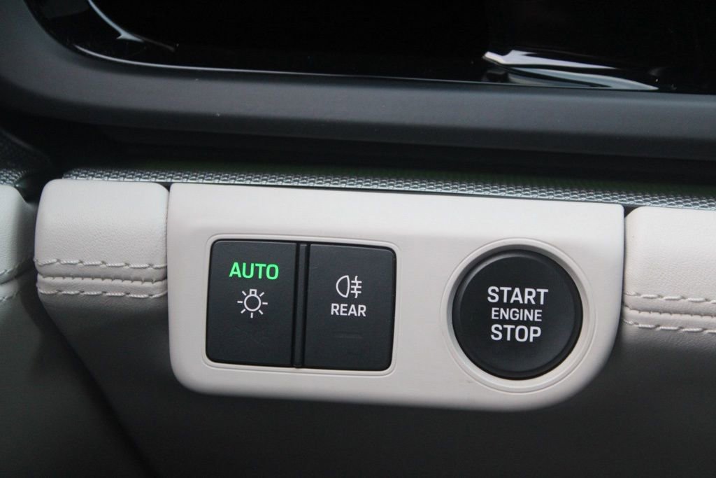 Certified 2025 Porsche Panamera image 20