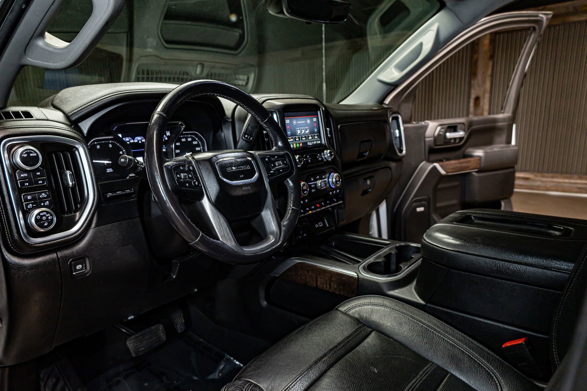 Used 2021 GMC Sierra 2500 Denali w/ Denali Ultimate Package image 12