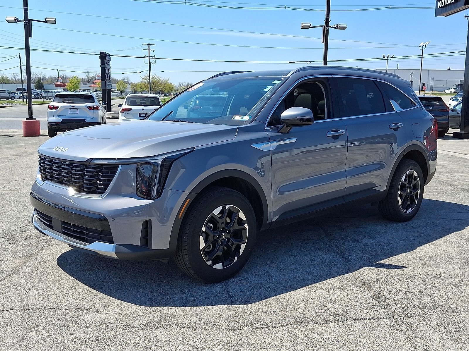 Used 2025 Kia Sorento S w/ Panoramic Sunroof Package image 3