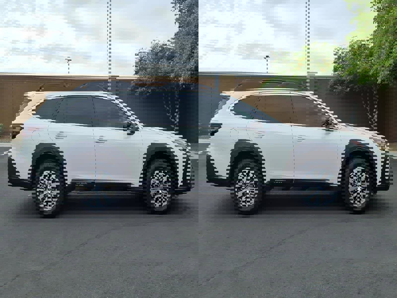 Certified 2025 Subaru Outback Premium image 8