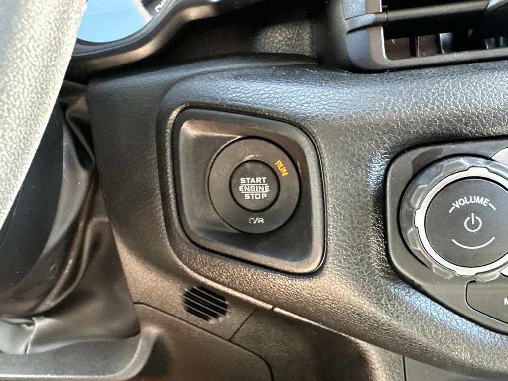 Used 2024 Jeep Wrangler Unlimited w/ Convenience Group AWD/4WD image 34