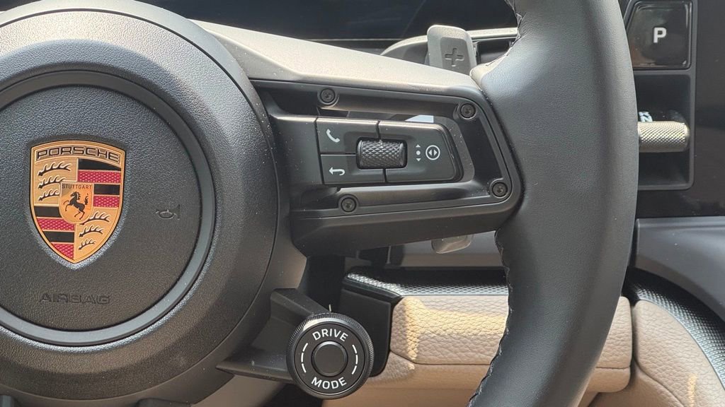 Used 2025 Porsche Panamera 4 image 18