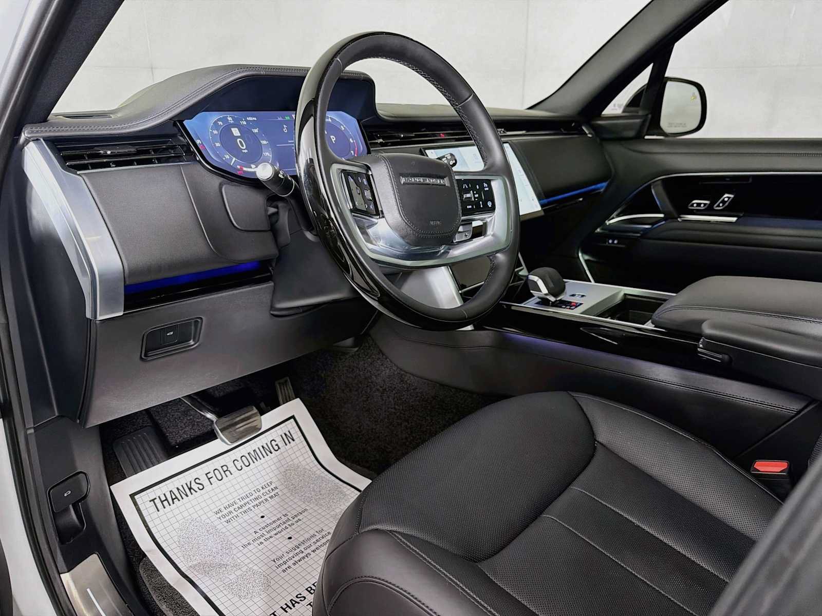 Used 2025 Land Rover Range Rover SE AWD/4WD image 9