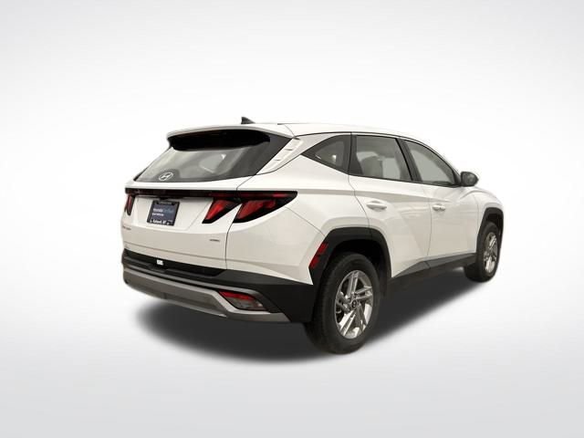 Used 2025 Hyundai Tucson SE AWD/4WD image 5