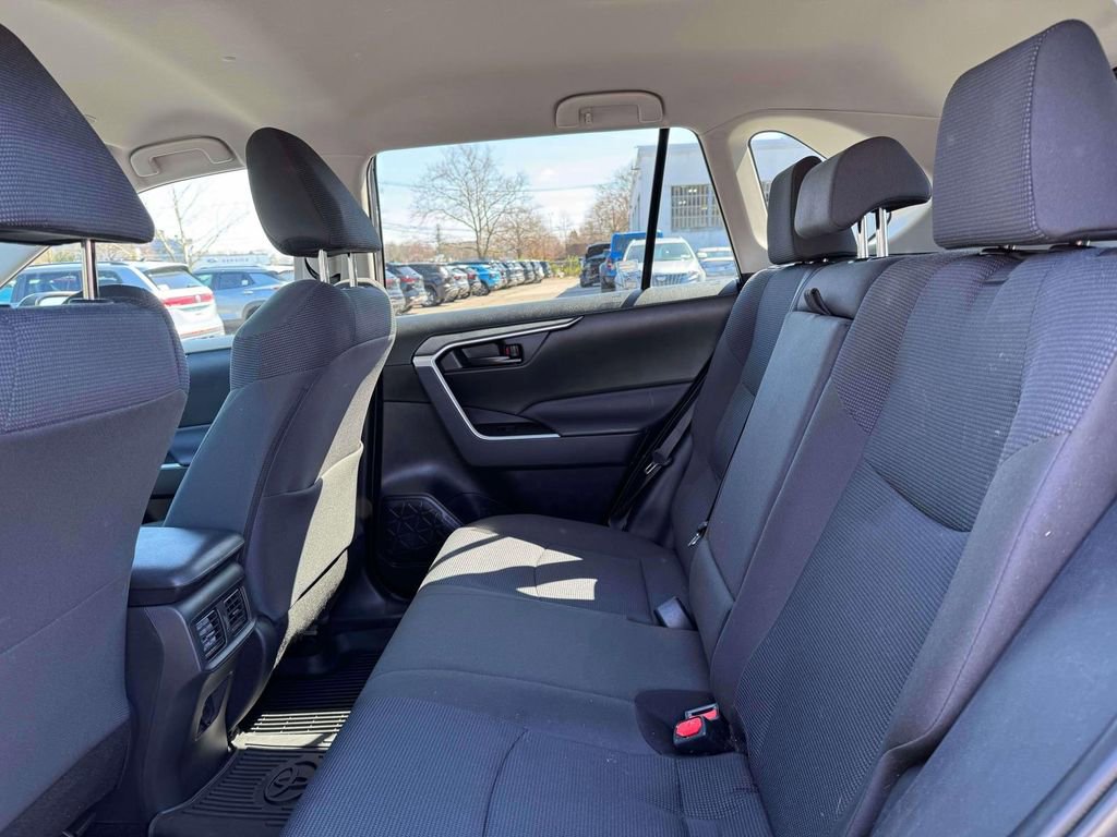 Used 2023 Toyota RAV4 LE AWD/4WD image 14
