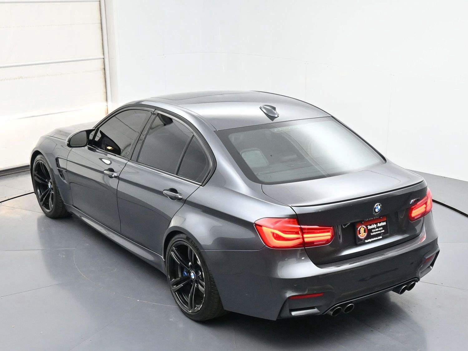 Used 2017 BMW M3 RWD image 33
