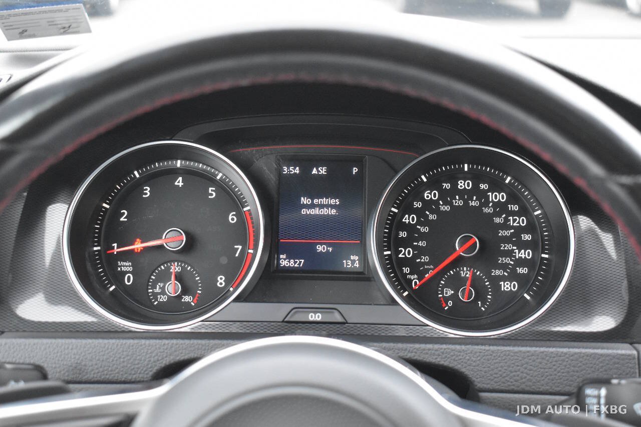 Used 2017 Volkswagen GTI SE FWD image 21