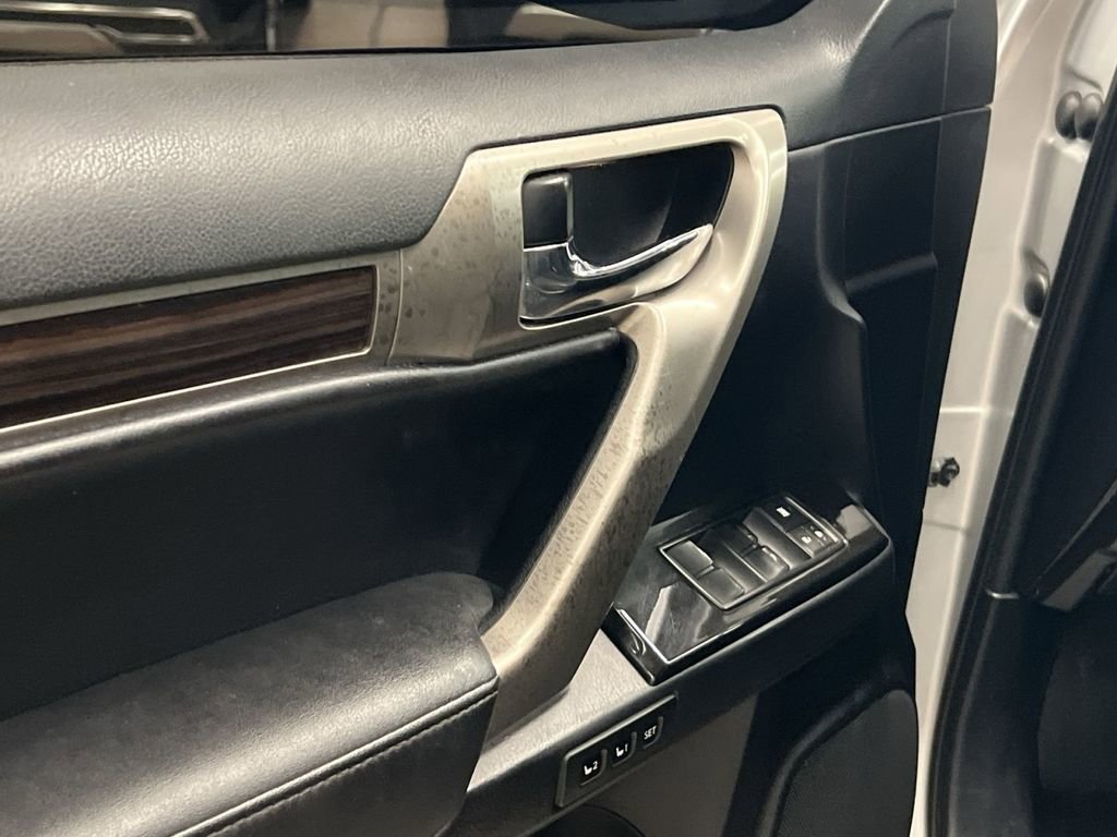 Used 2015 Lexus GX 460 w/ Navigation Package AWD/4WD image 12