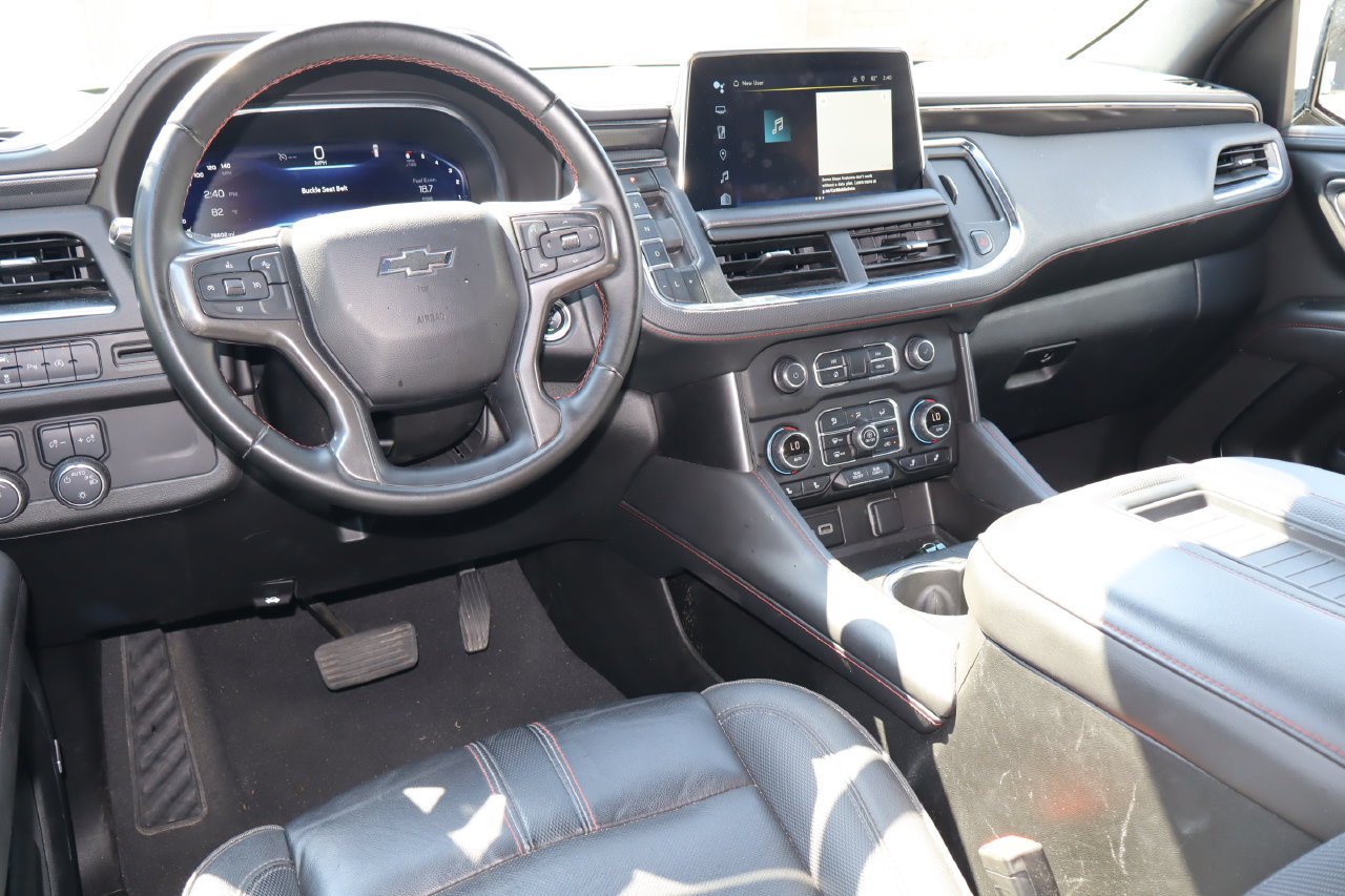 Used 2024 Chevrolet Suburban RST RWD image 4