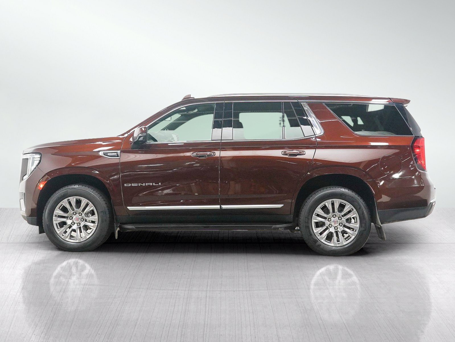 Used 2023 GMC Yukon Denali AWD/4WD image 2
