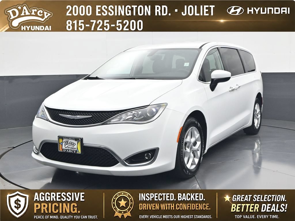 Used 2017 Chrysler Pacifica Touring Plus w/ Tire & Wheel Group FWD image 1