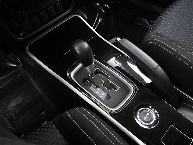 Used 2018 Mitsubishi Outlander SE image 29