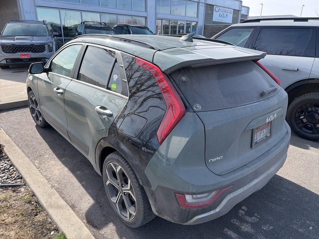 Used 2023 Kia Niro SX Touring image 4