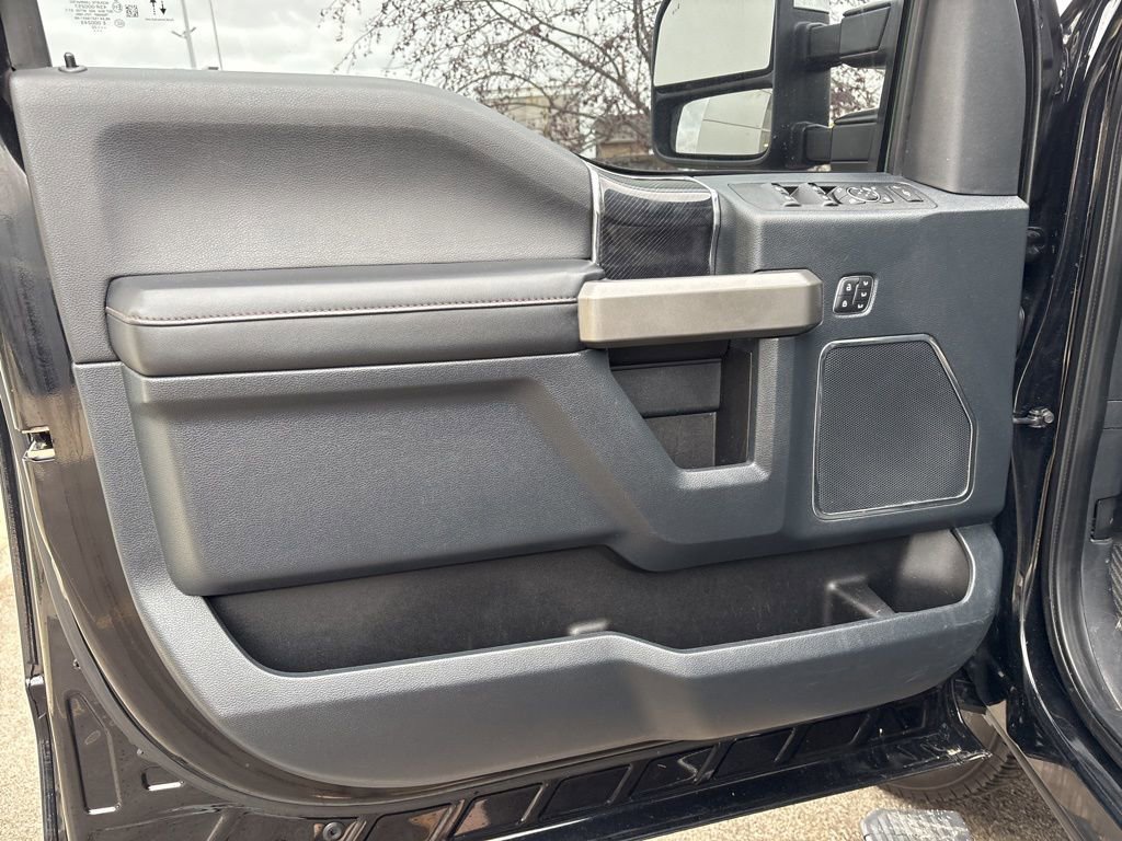 Used 2022 Ford F350 Platinum image 7