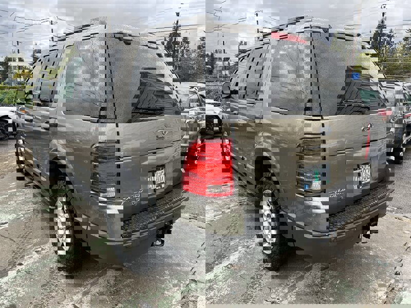 Used 2003 Ford Explorer XLT AWD/4WD image 3