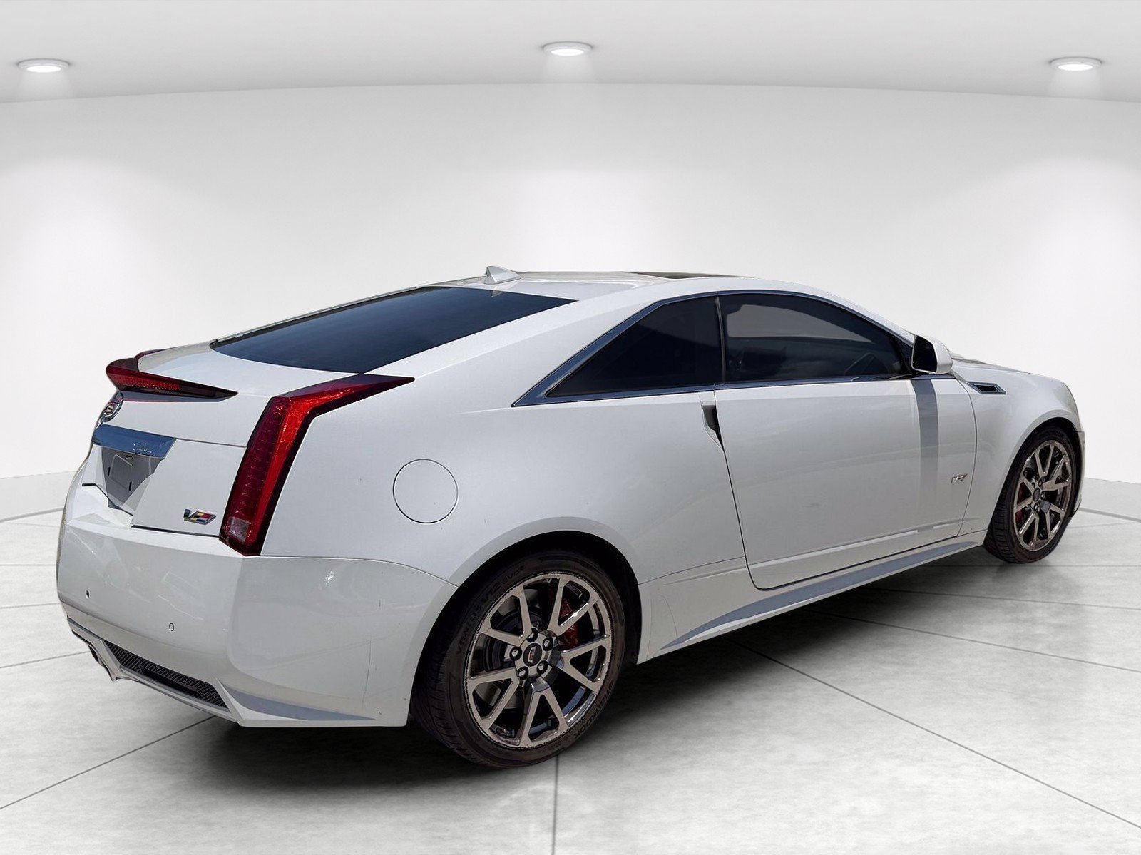 Used 2015 Cadillac CTS V RWD image 4