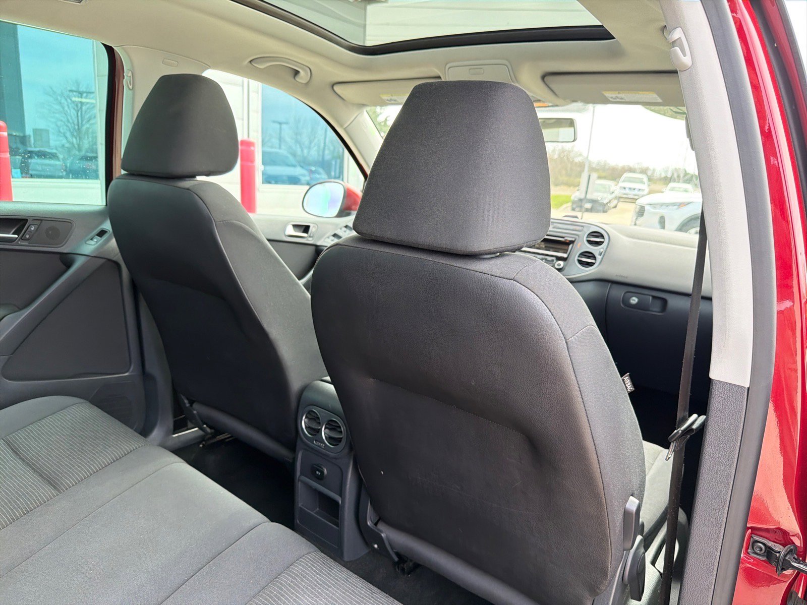 Used 2012 Volkswagen Tiguan S AWD/4WD image 28