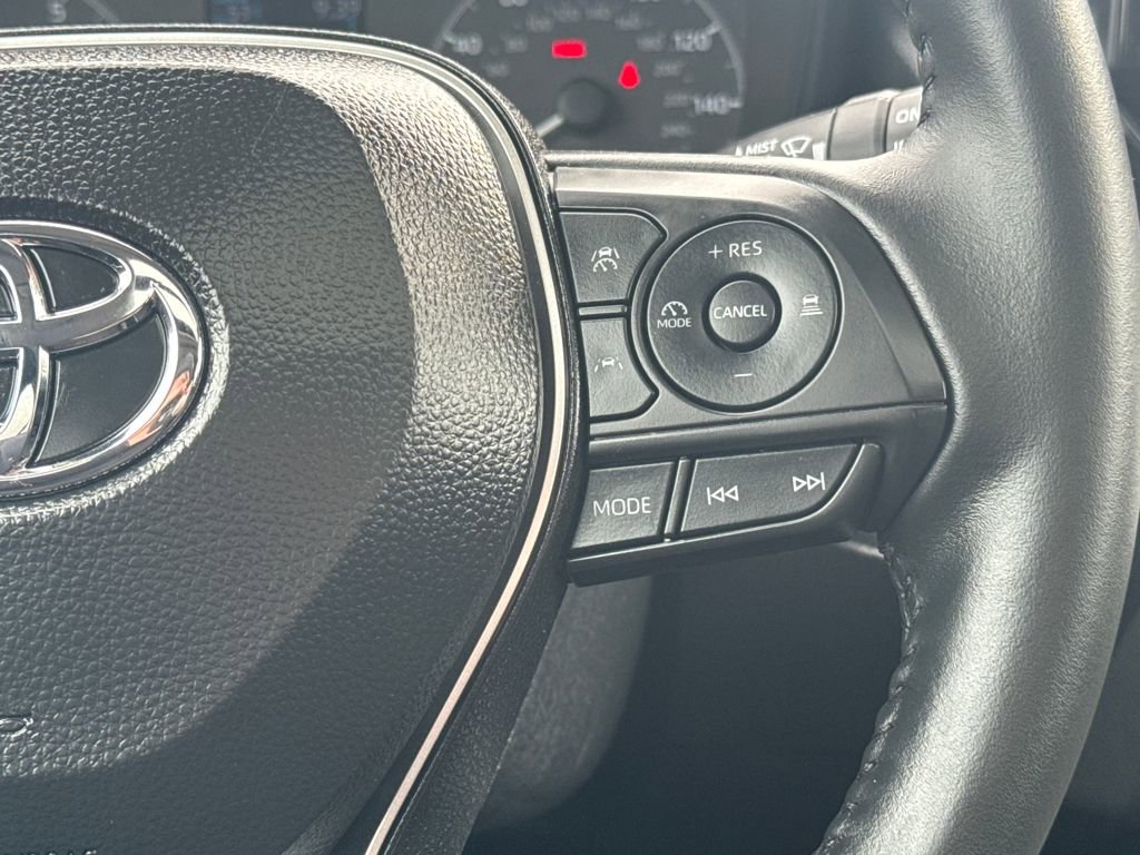 Used 2025 Toyota Corolla Cross LE w/ Moonroof Package image 21