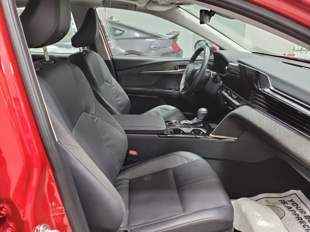 Used 2025 Toyota Camry XLE image 17