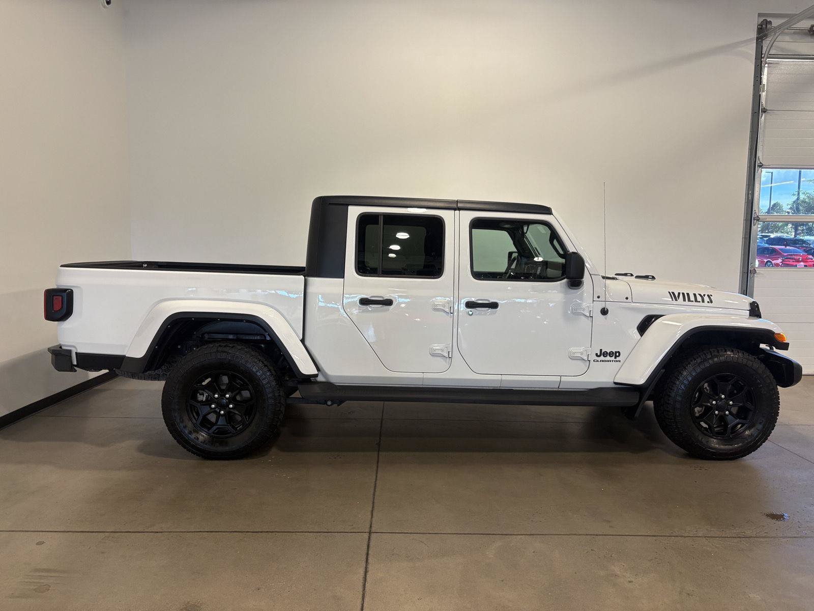 Used 2021 Jeep Gladiator Sport AWD/4WD image 2