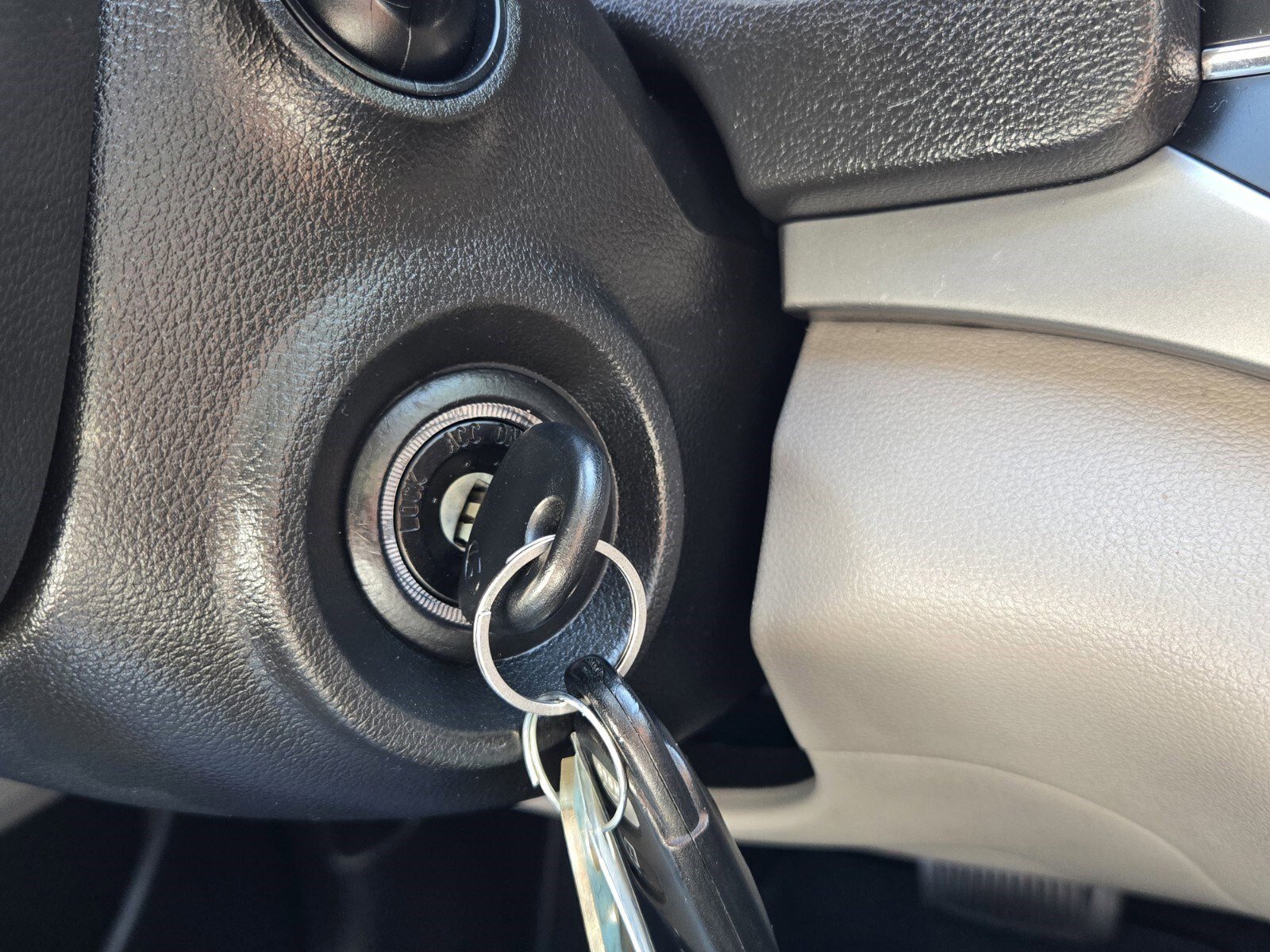 Used 2017 Hyundai Elantra SE image 43