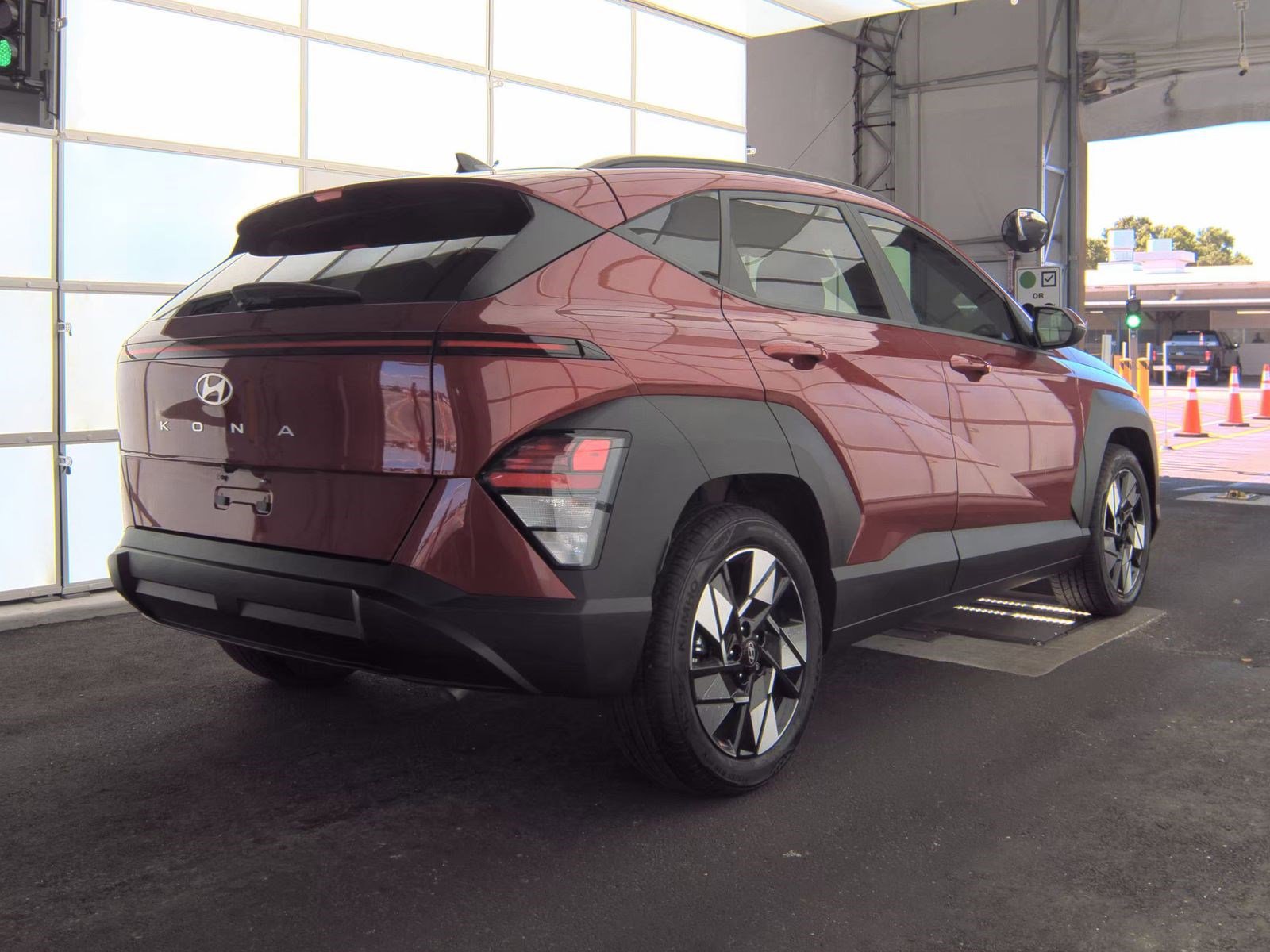 Used 2024 Hyundai Kona SEL FWD image 7