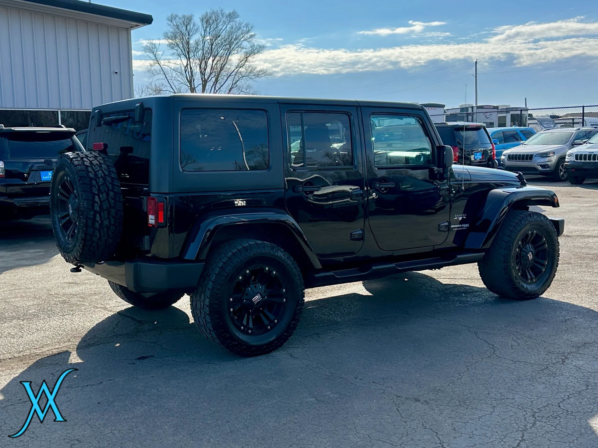 Used 2018 Jeep Wrangler Unlimited Sahara w/ Connectivity Group AWD/4WD image 7