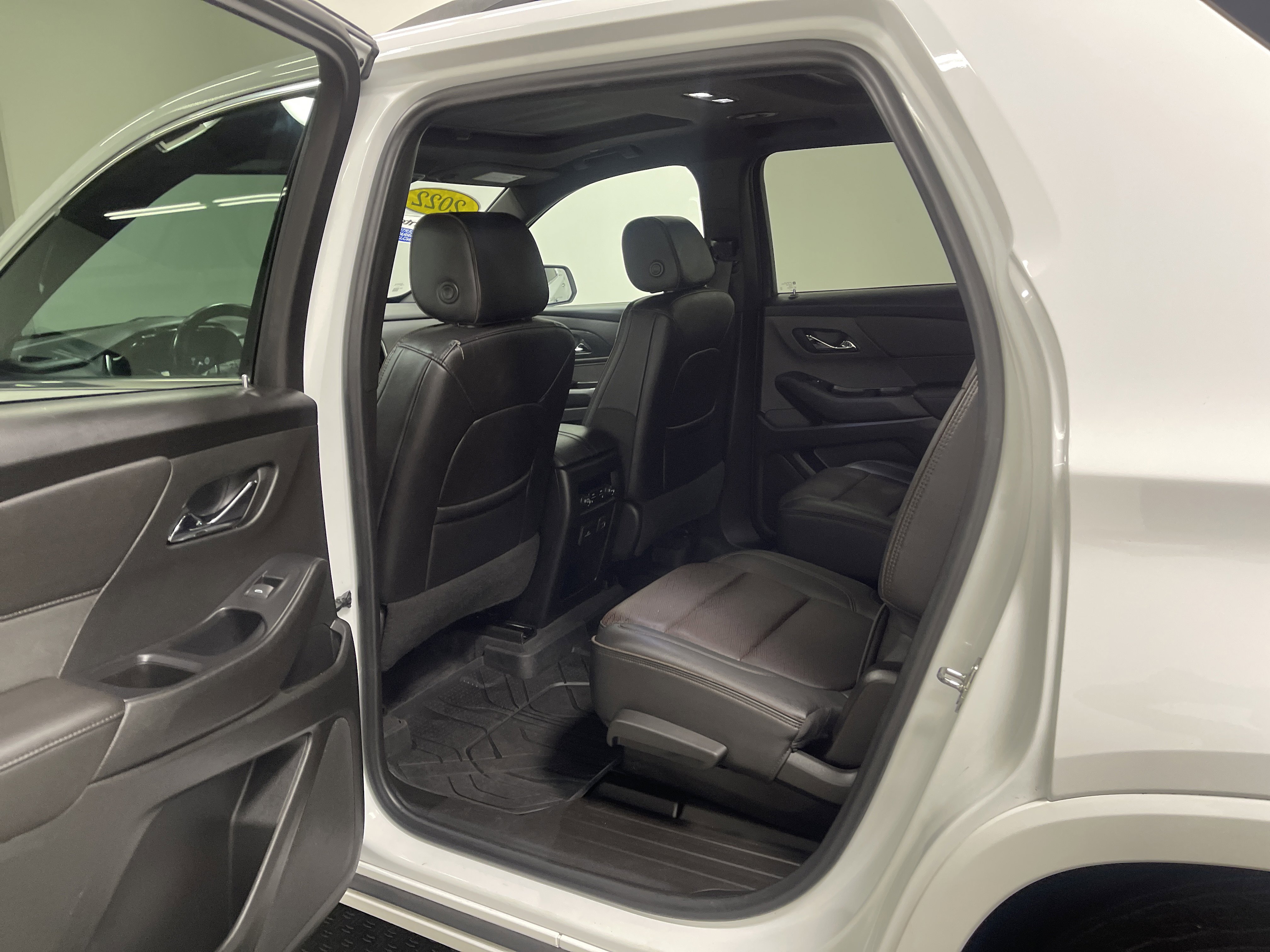 Used 2022 Chevrolet Traverse High Country AWD/4WD image 13