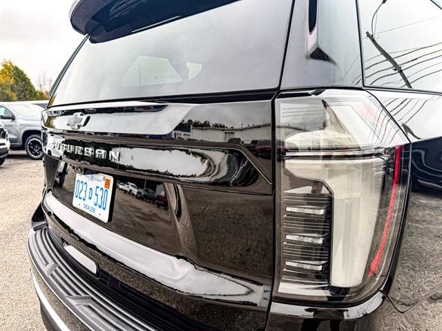 Used 2025 Chevrolet Suburban High Country AWD/4WD image 39