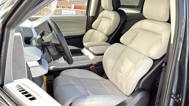 New 2026 Lincoln Navigator Reserve image 23