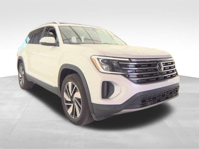 Used 2025 Volkswagen Atlas SEL AWD/4WD image 2