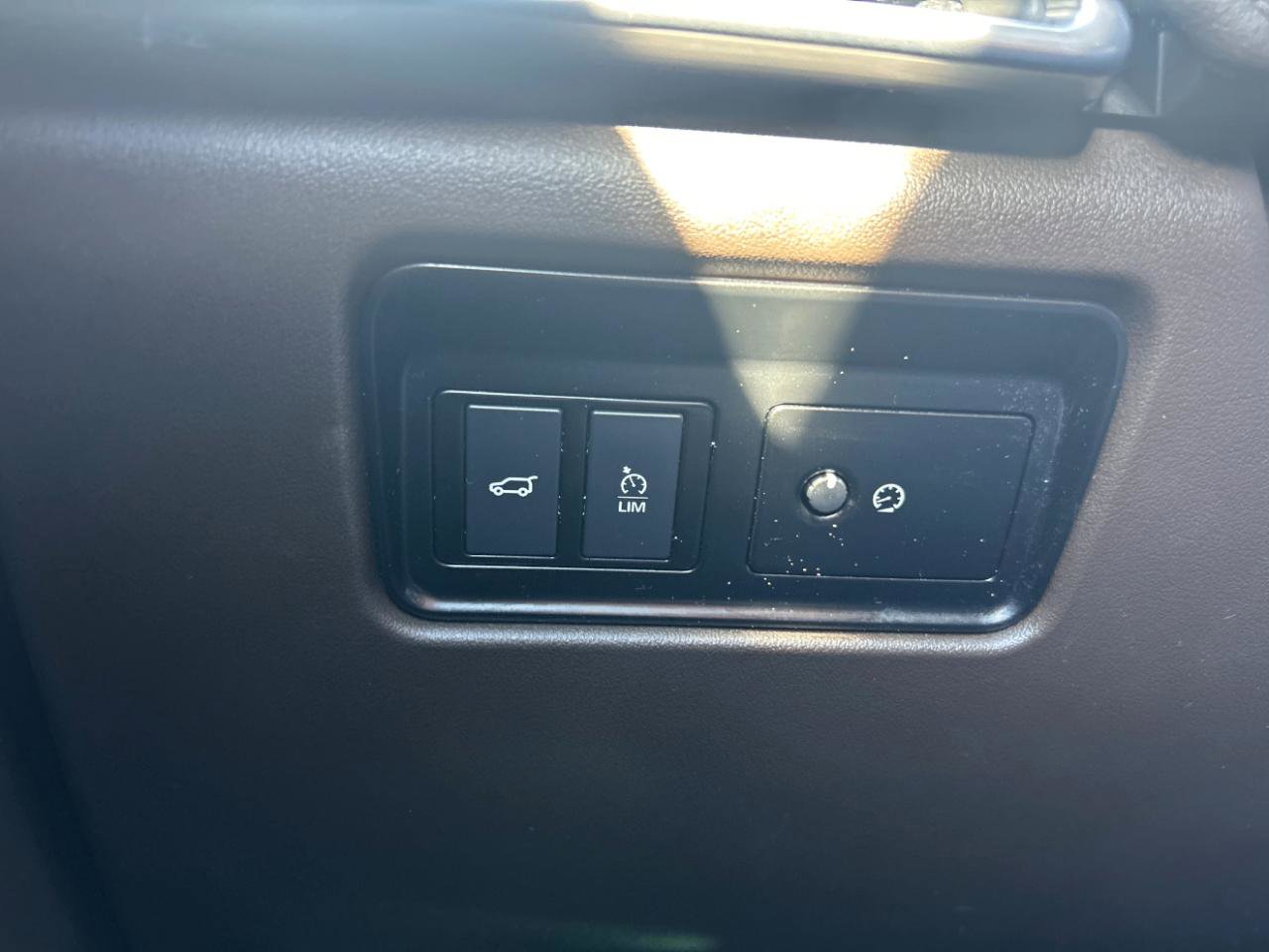 Used 2020 Jaguar F-PACE Prestige image 17