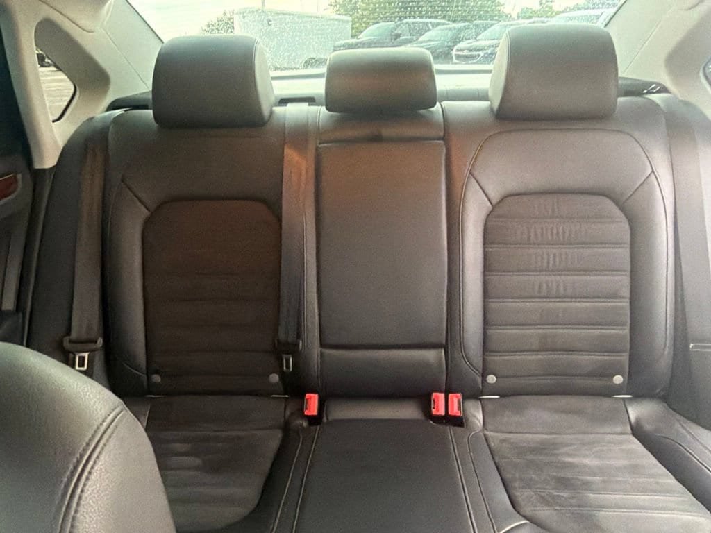 Used 2012 Volkswagen Passat 2.5 SEL Premium FWD image 23