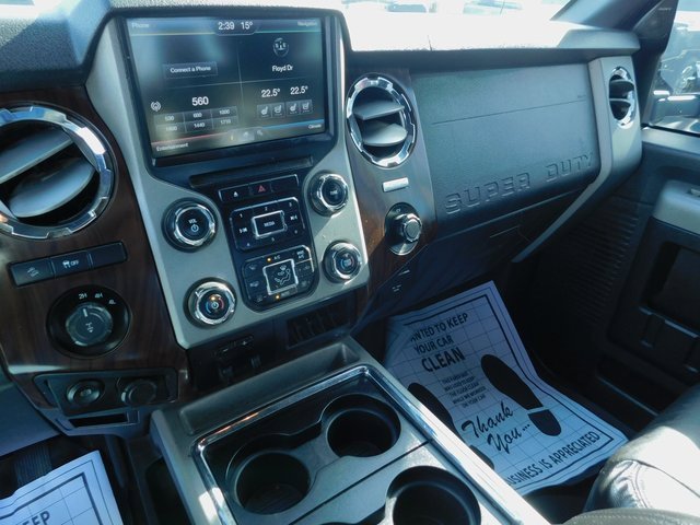 Used 2016 Ford F250 Lariat w/ Lariat Chrome Package image 28
