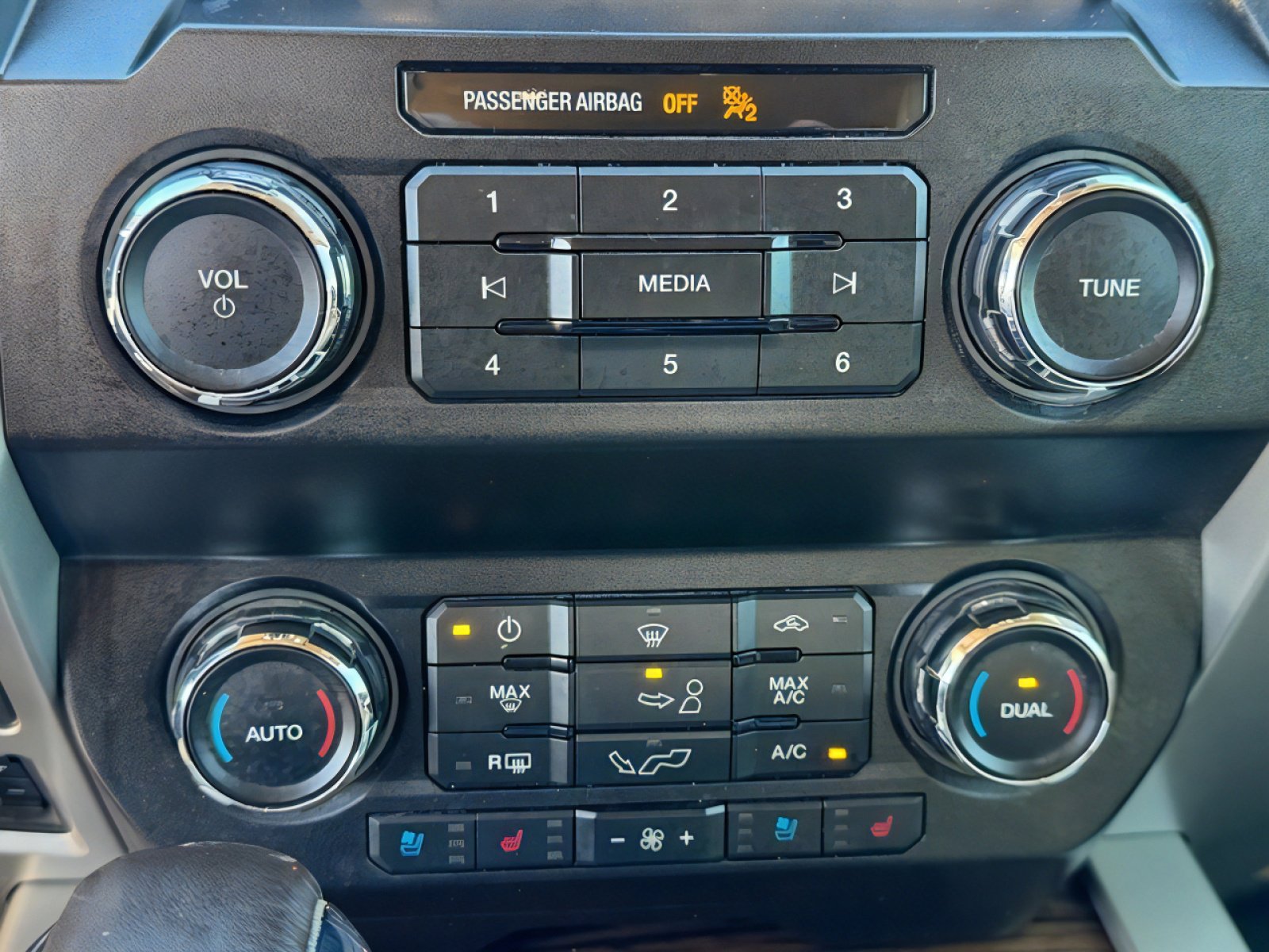 Used 2019 Ford F150 Lariat w/ Equipment Group 501A Mid image 25