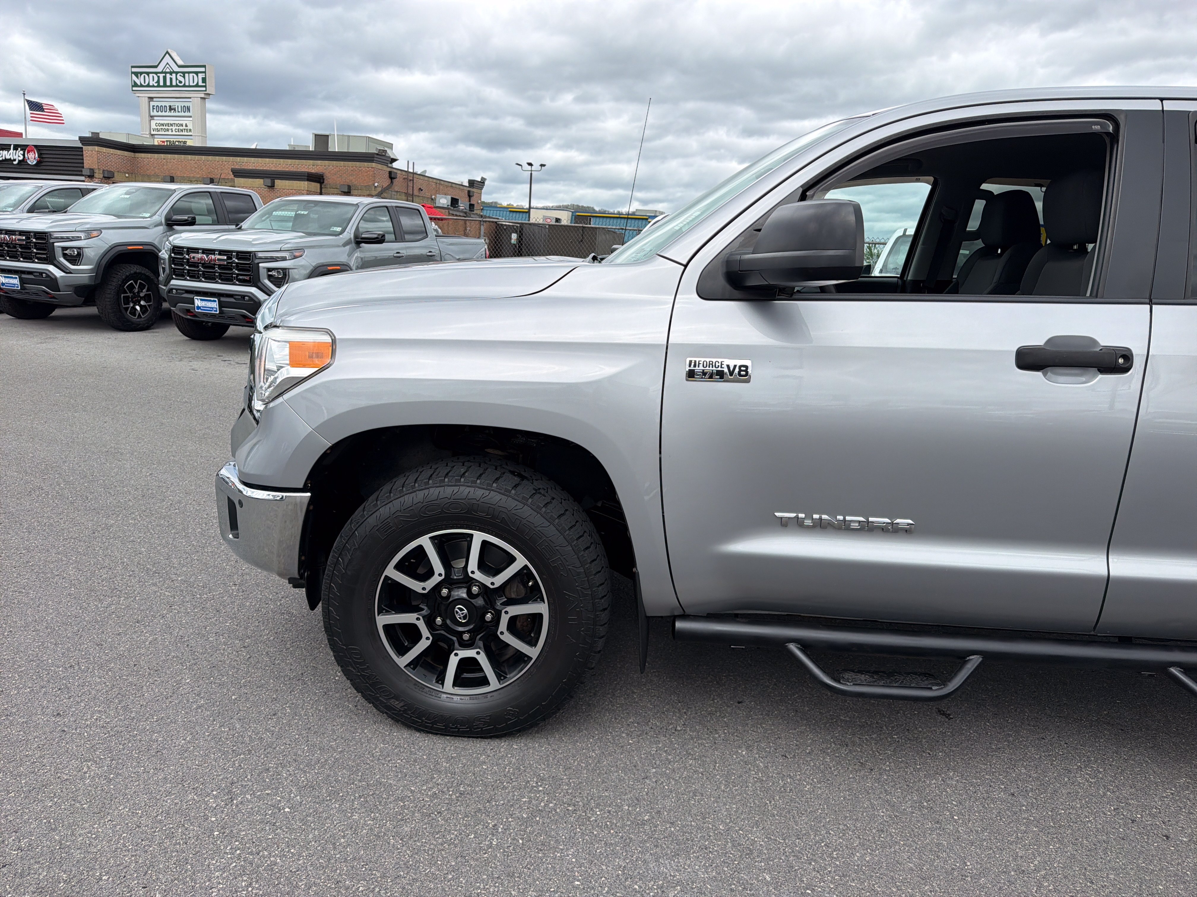 Used 2017 Toyota Tundra SR5 w/ TRD Off Road Package AWD/4WD image 11