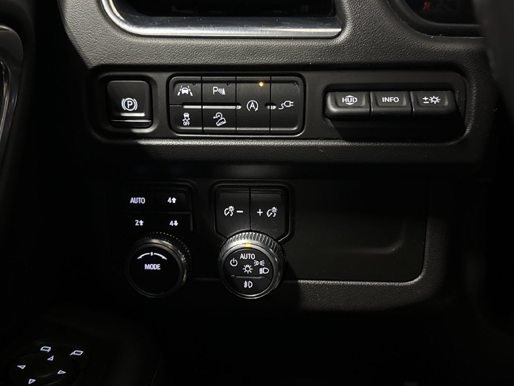 Used 2021 GMC Yukon AT4 w/ Rear Media and Nav Package AWD/4WD image 19