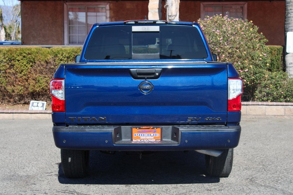 Used 2022 Nissan Titan SV image 7