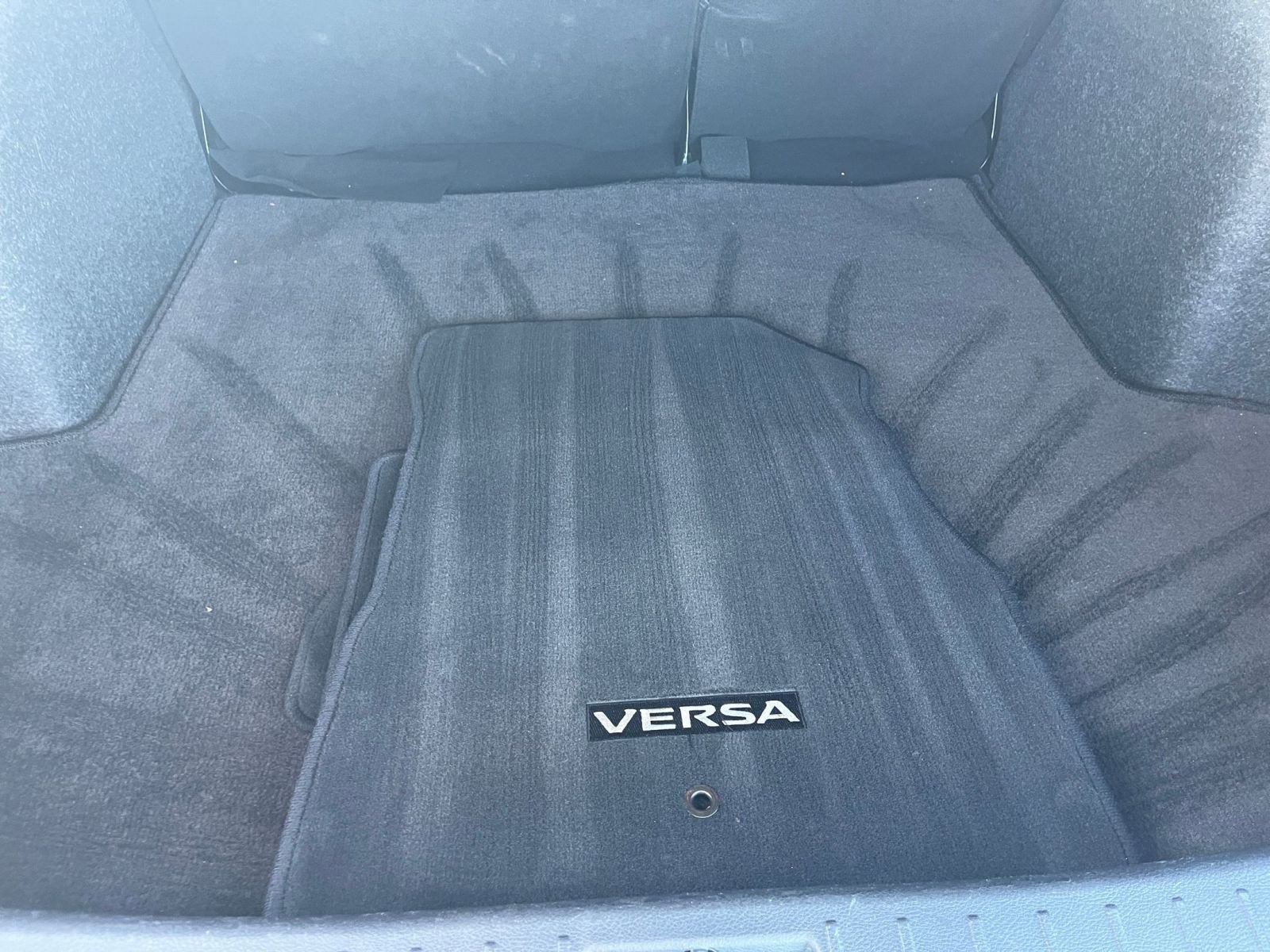 Used 2025 Nissan Versa SV FWD image 31