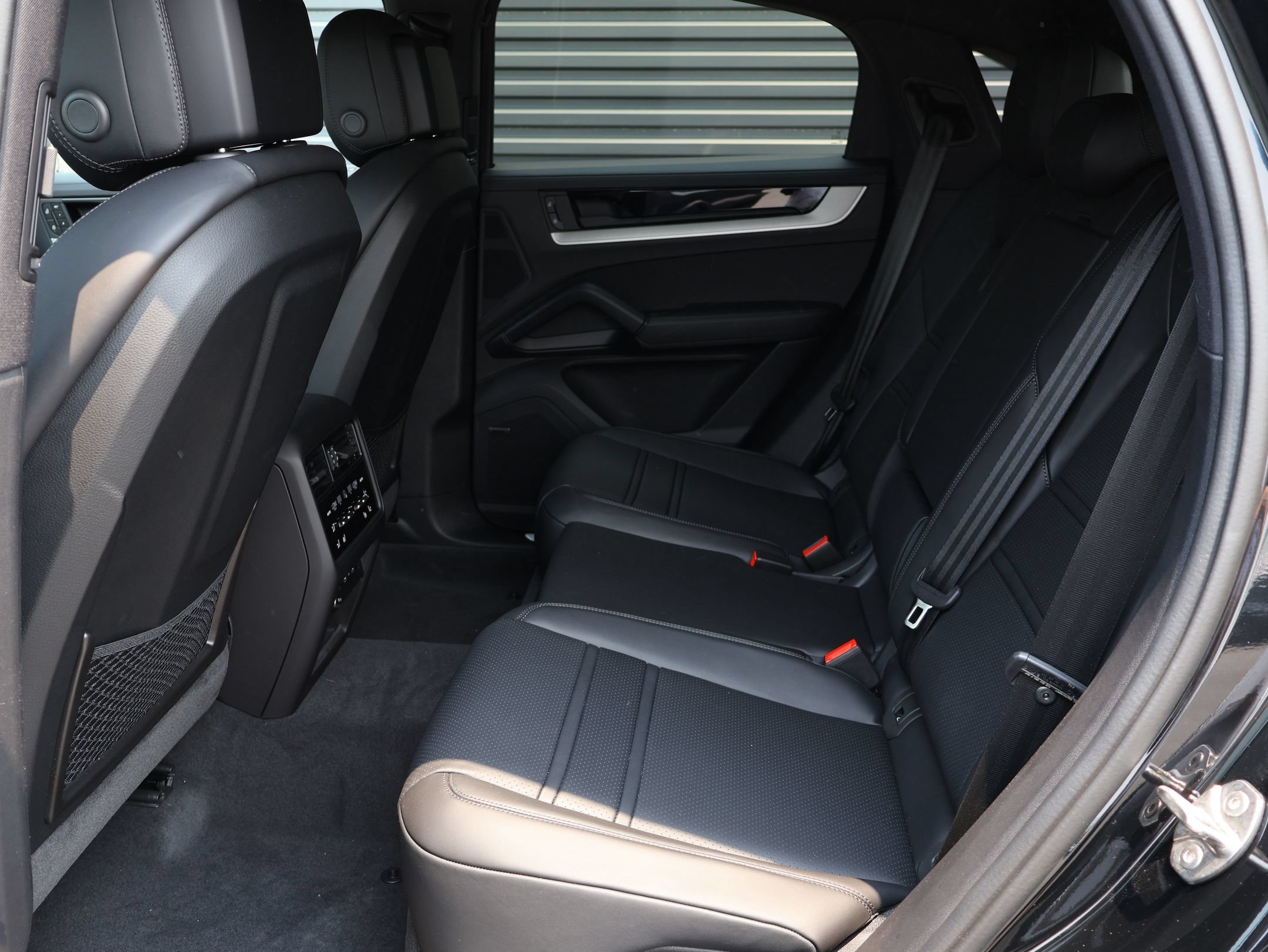 New 2026 Porsche Cayenne Coupe AWD/4WD image 26
