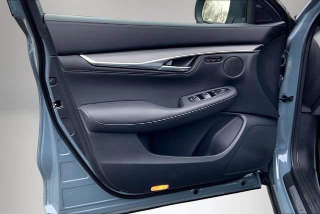 Used 2025 INFINITI QX55 Luxe w/ Accent Package image 17