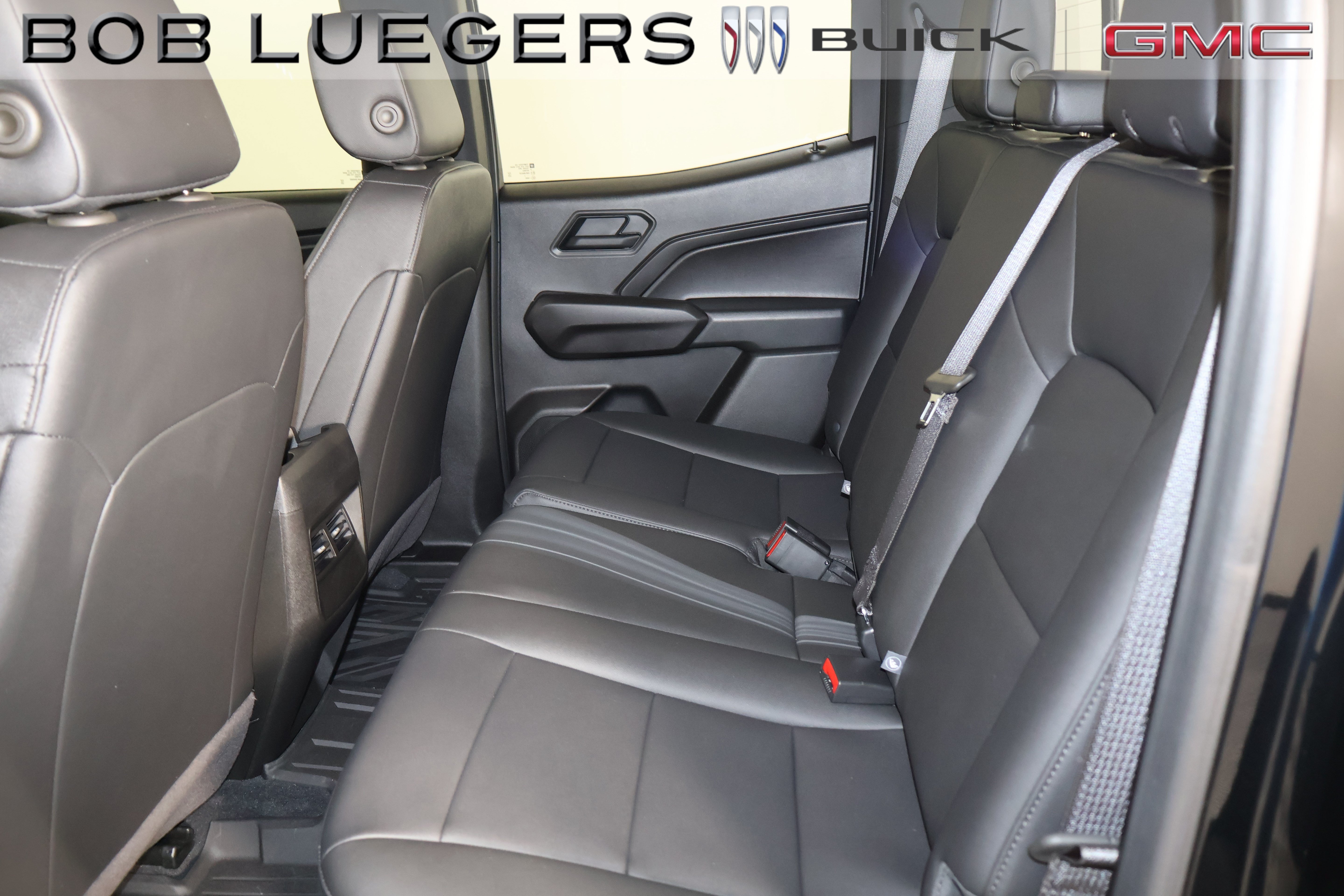 Certified 2025 Chevrolet Colorado Trail Boss AWD/4WD image 12