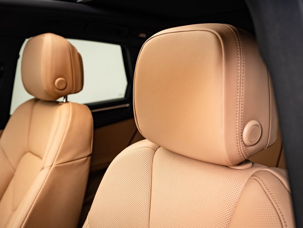 Certified 2025 Porsche Macan image 20