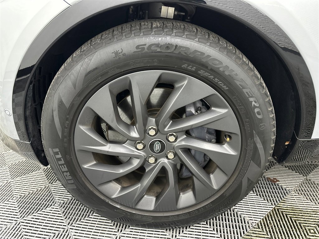 Used 2022 Land Rover Discovery S R-Dynamic image 13