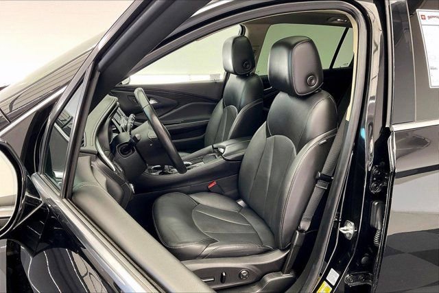 Used 2017 Buick Envision Essence image 18