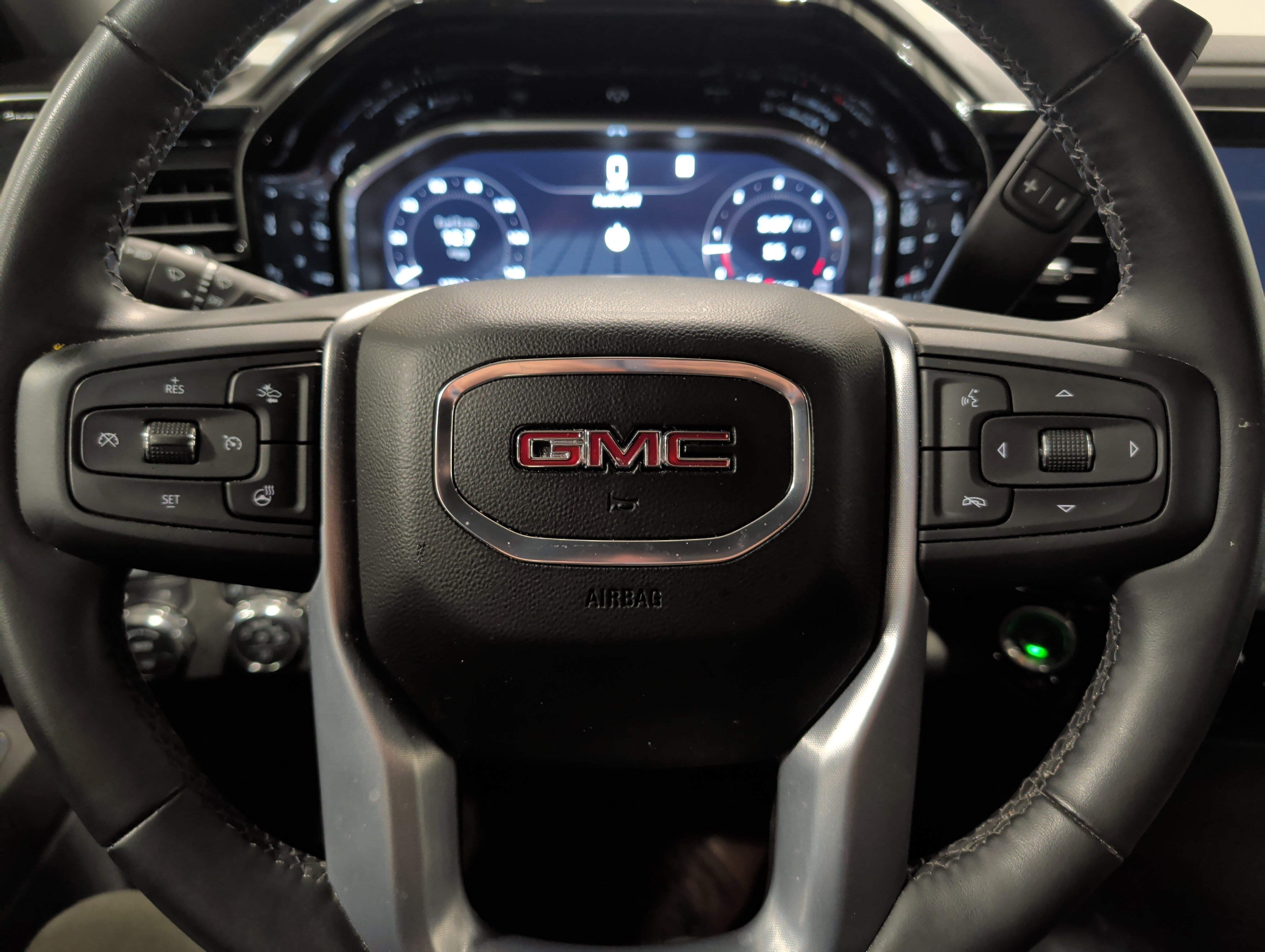 Used 2023 GMC Sierra 1500 Elevation image 9