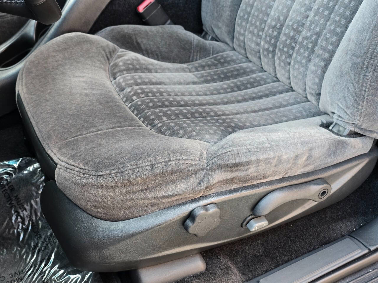 Used 2001 Chevrolet Blazer Xtreme w/ Preferred Equipment Group image 85