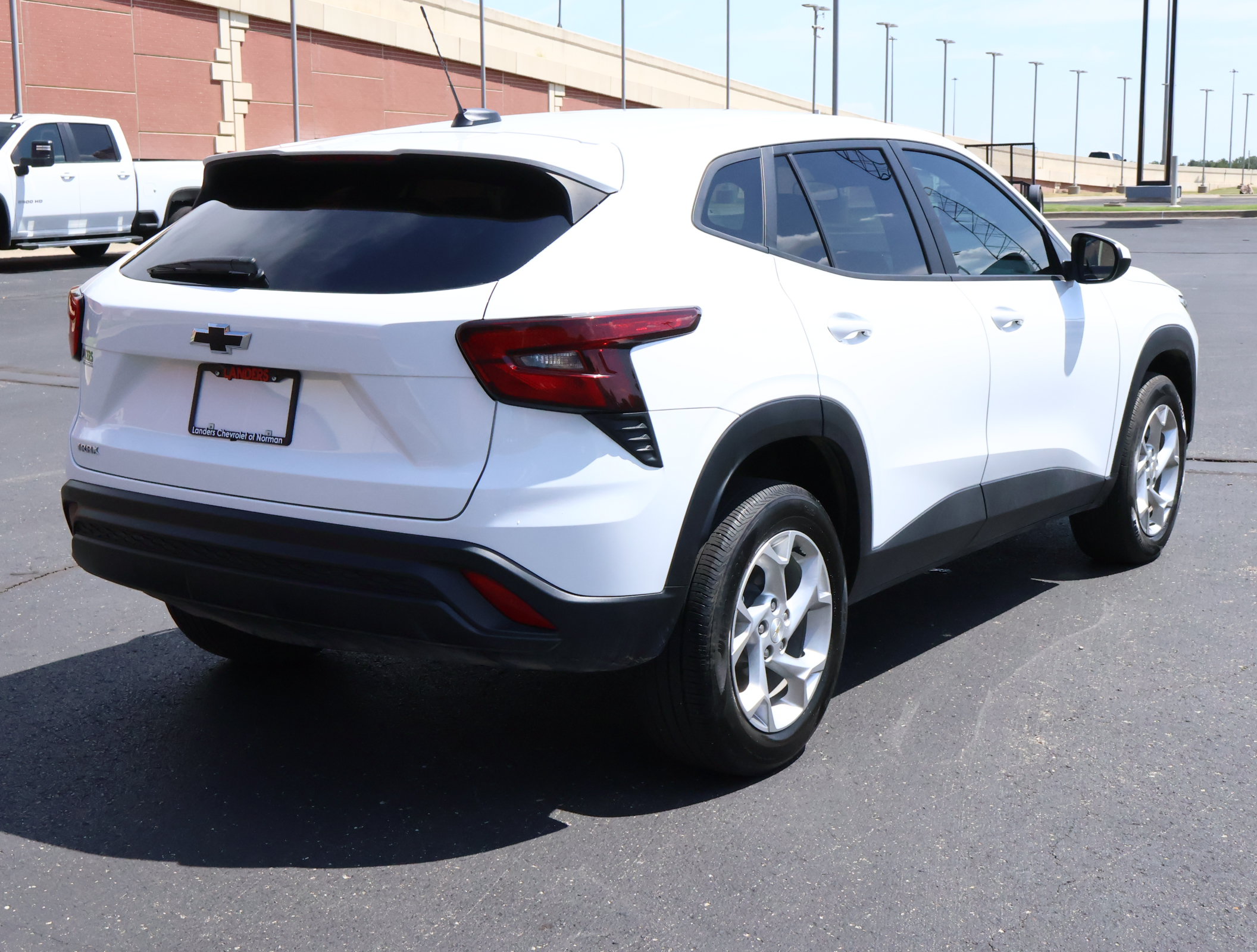 Used 2025 Chevrolet Trax LS w/ LS Convenience Package FWD image 24